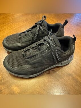 Columbia Vitesse OutDry Black Hiking Shoe Womens Size 6  Outdoor Hiking Casual